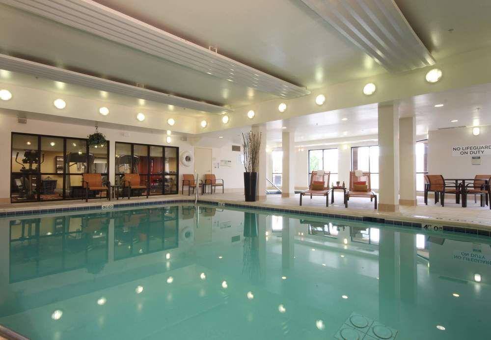 Отель Courtyard Chicago Блумингдейл Экстерьер фото